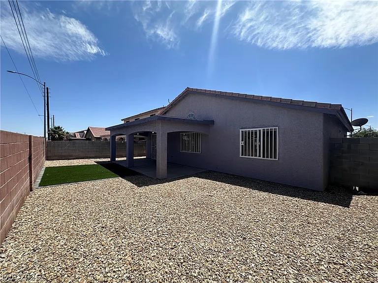 3732 Black Walnut Ave — Photo 8