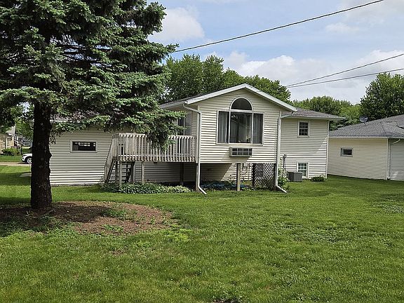 3rd image of 608 2nd Ave NW