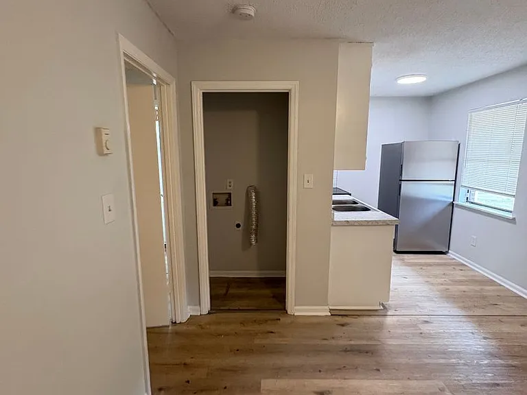 818 Meadow Ridge Ct — Photo 14