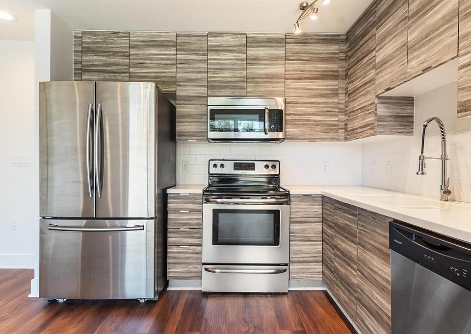 1st image of 604 N Bluff Dr Unit 104