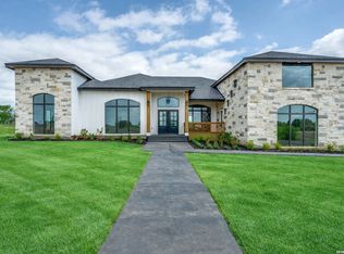 125 Hidden Hills, Floresville, TX 78114