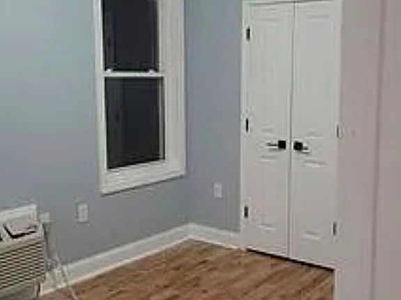 5th image of 61 Linden Ave #9