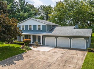 15 Pinehurst Rd, Lincoln, IL 62656