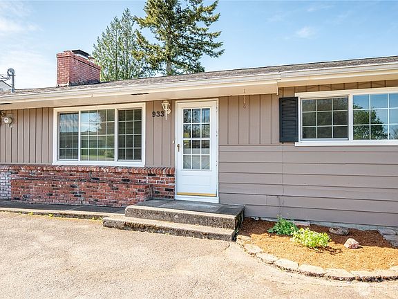 3rd image of 933 S Nevada Drive