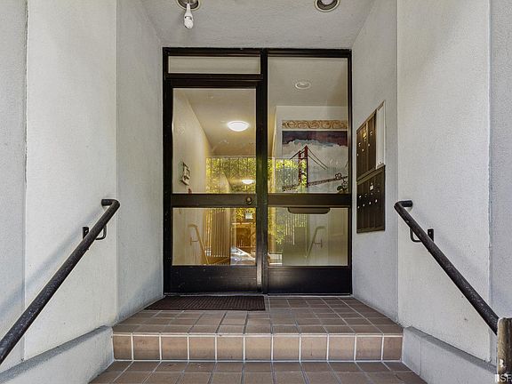4th image of 629 Chestnut St APT 301