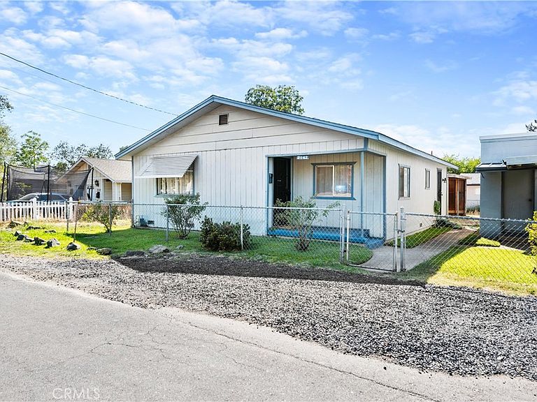 Listing photo 4