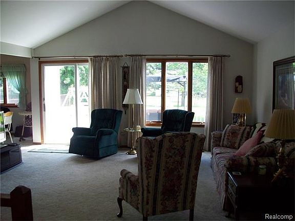 3rd image of 4340 Chicory Dr