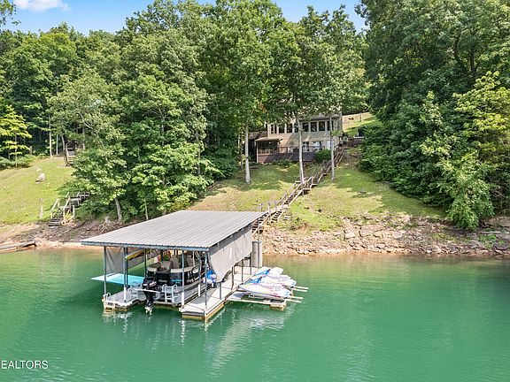 4th image of 945 Lakeview Dr