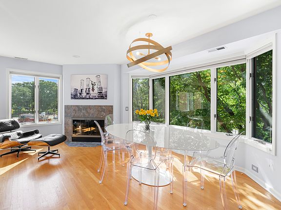 4th image of 1720 N La Salle St #25