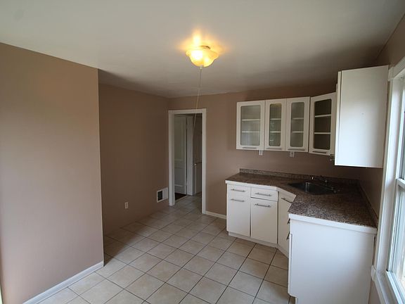 3rd image of 212 Condon Ave