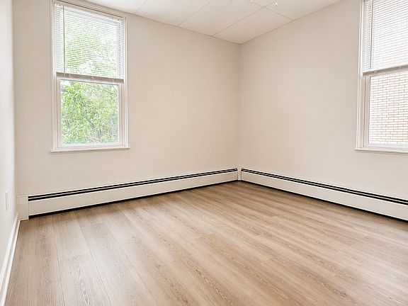 5th image of 61 N Linwood Ave #1B