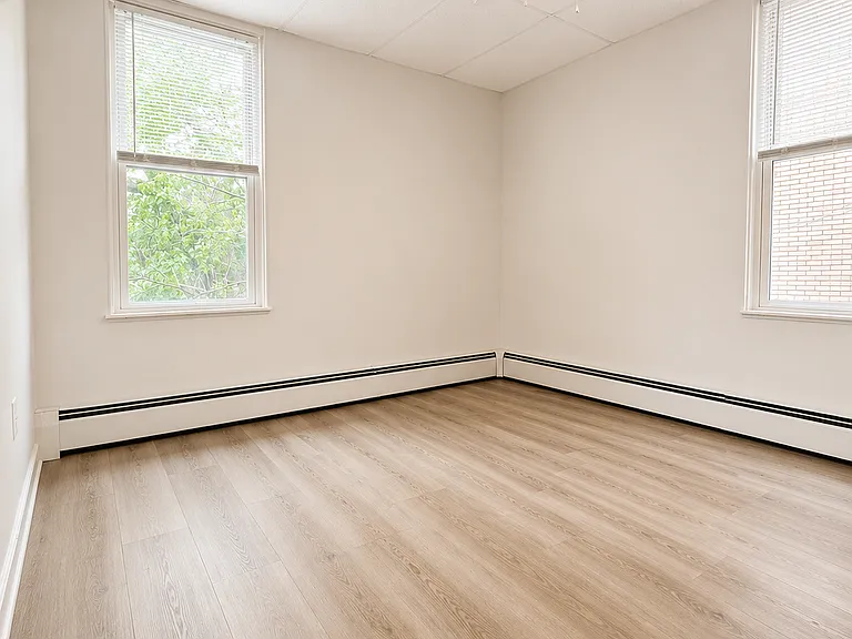 61 N Linwood Ave #1B — Photo 5