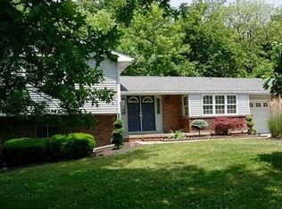 9 Holly Dr, Greensburg, PA 15601