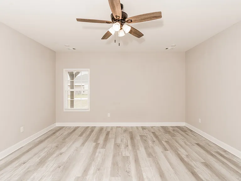 219 Beau Claire Cir — Photo 9