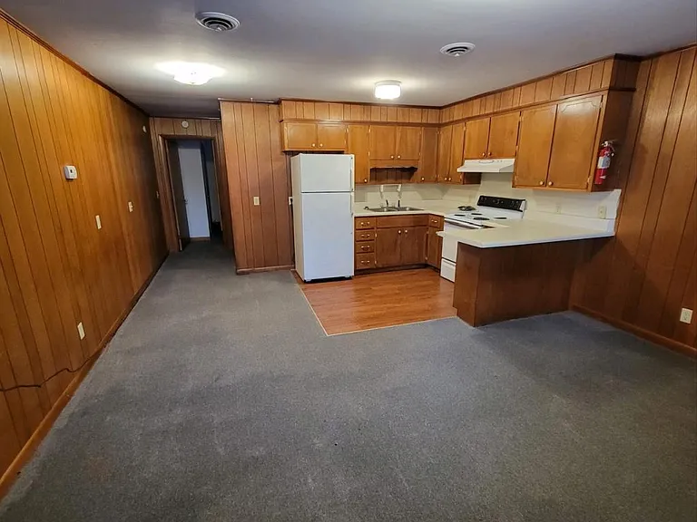 45 Woodcott Rd — Photo 2