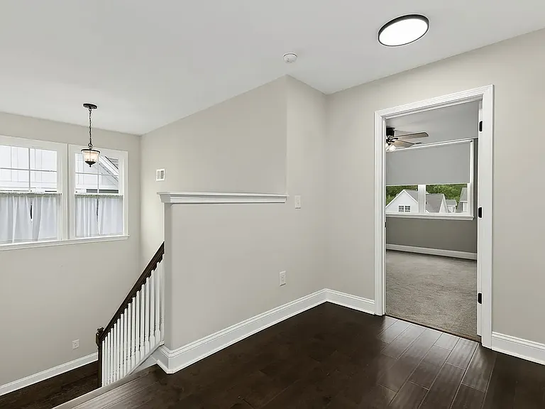 18 Cottage Knoll Cir — Photo 27