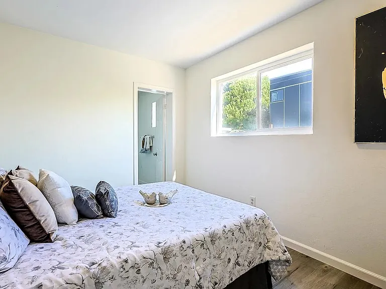 2911 California St #2 — Photo 11