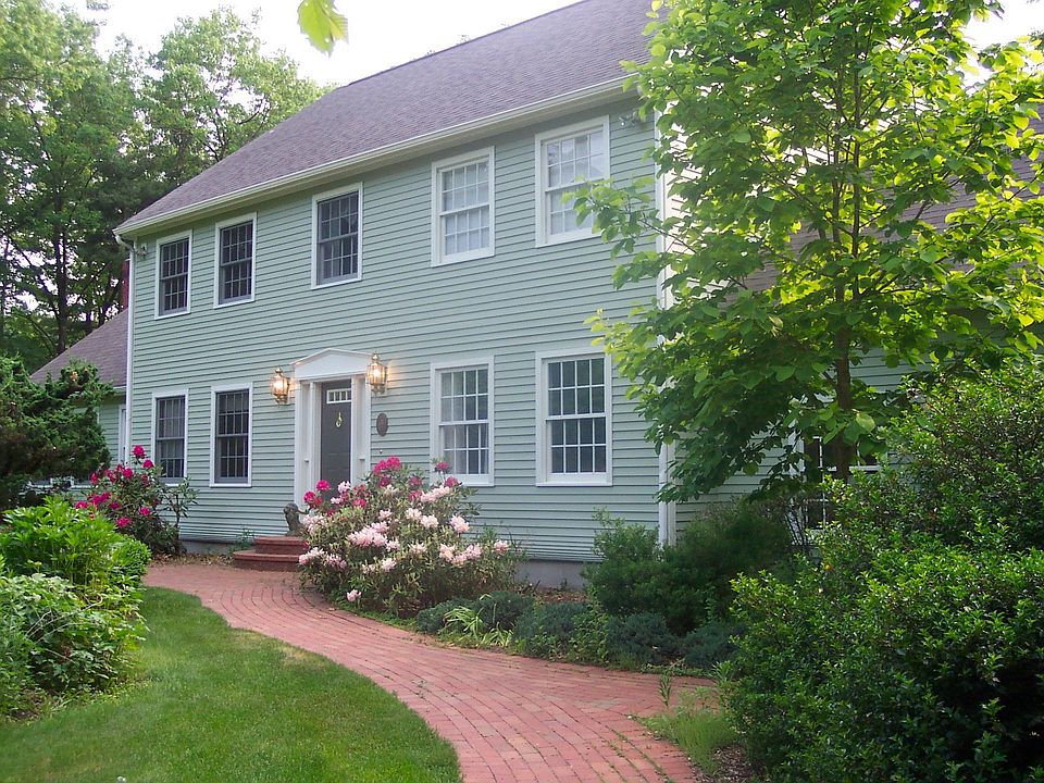 Front view. Re-painted in 2007.