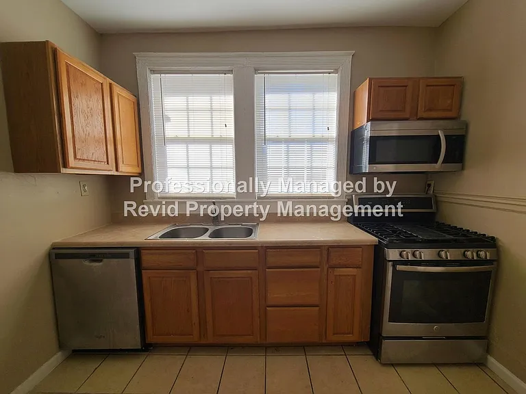 1353 Vance Ave — Photo 22