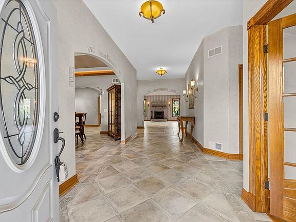 4th image of 172 Ring Neck Ln