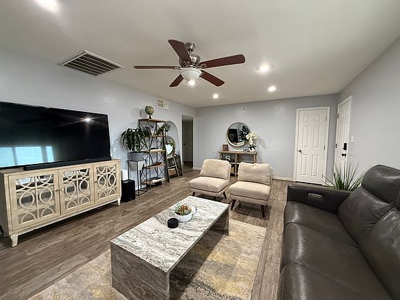 2nd image of 2310 N Madelyn Cir