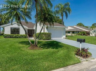 6672 S Pine Ct, Palm Beach Gardens, FL 33418