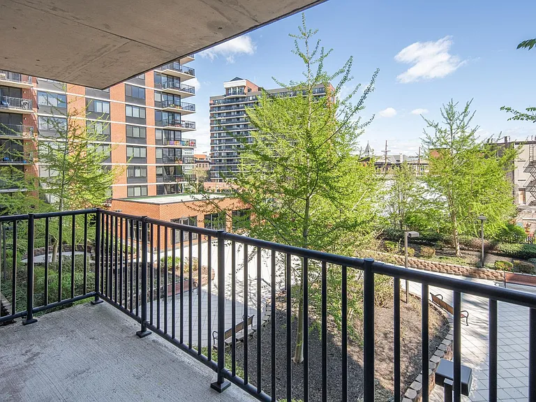 700 Grove St #4S — Photo 17
