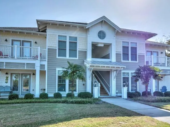 2537 Saint James Dr APT 301, Southport, NC 28461