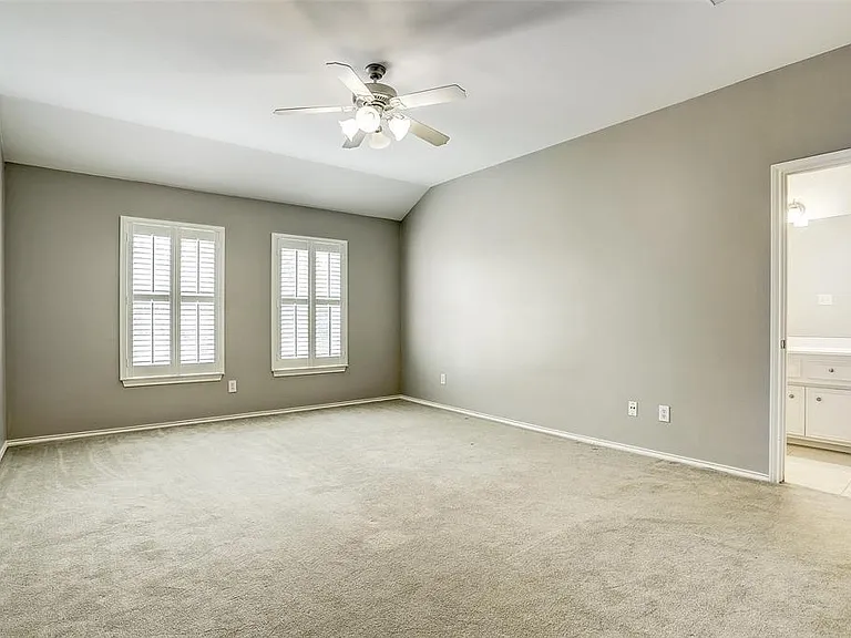 934 E Heights Hollow Ln — Photo 13