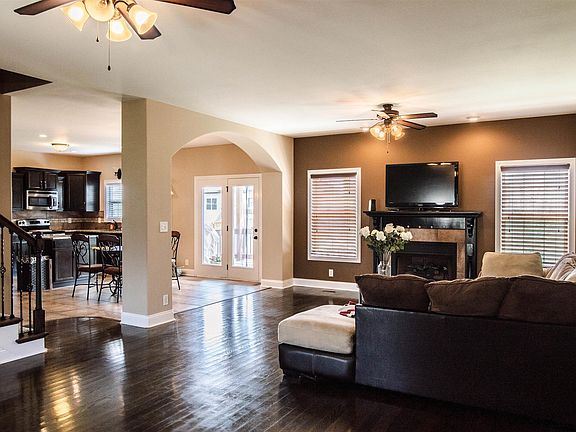 2nd image of 1044 Henry Place Blvd