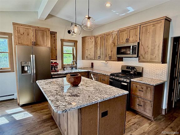 3rd image of 817 Big Horn Drive