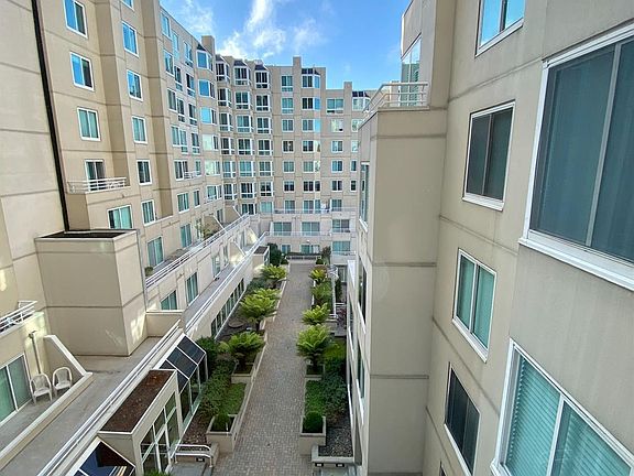 3rd image of 240 Lombard St APT 538