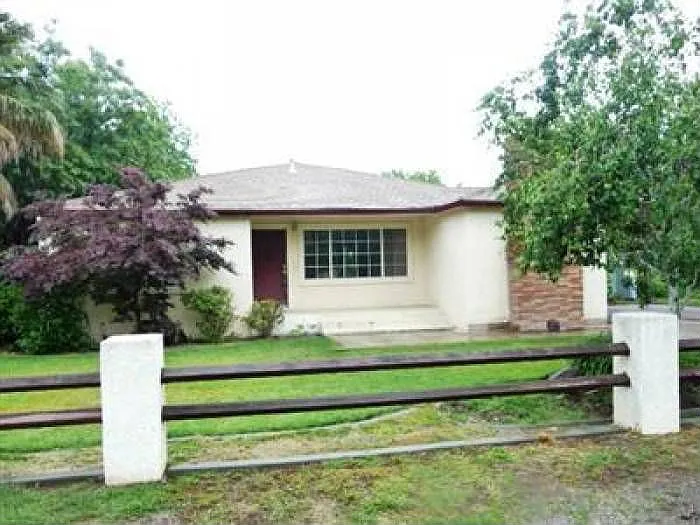 1033 Villa Vista Ave photo 1