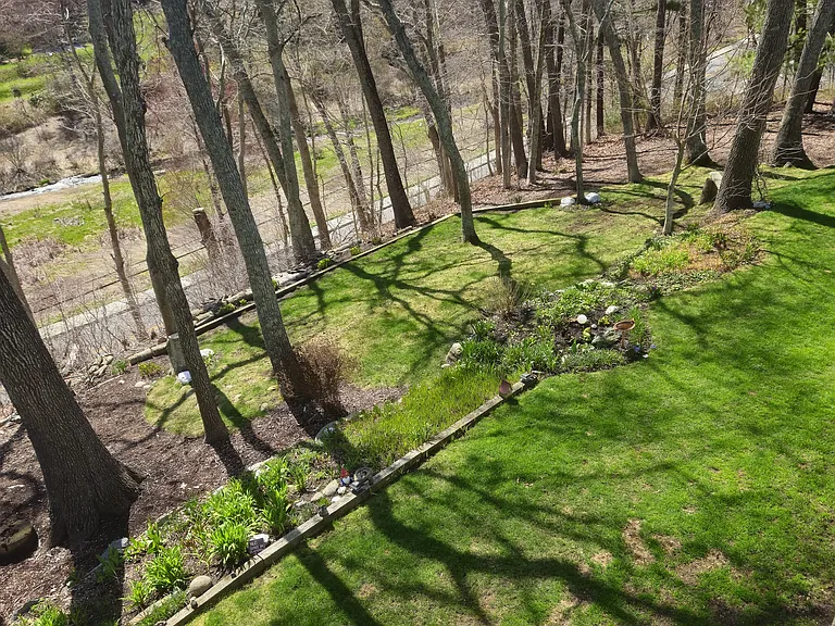 8 Chapel Hill Dr #11 — Photo 11