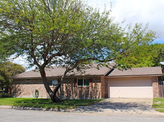 5th image of 2400 Park Wood Dr