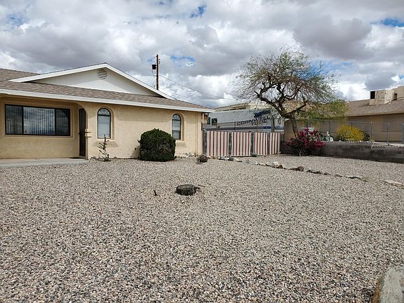 2nd image of 2271 Holly Ave