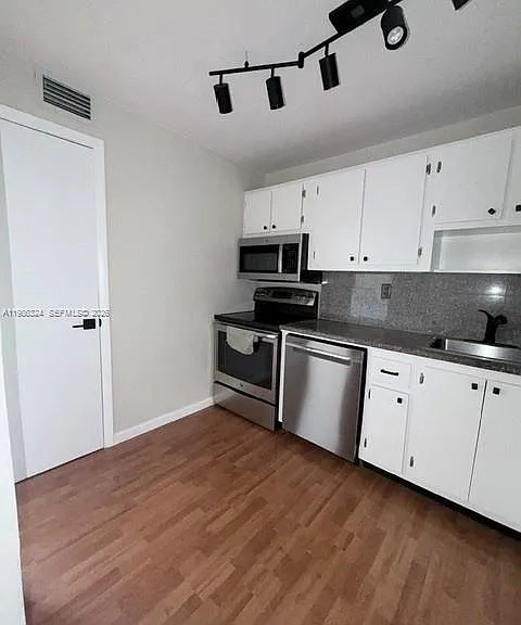 2640 NE 135th St #317 — Photo 5