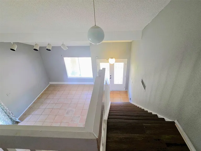 10526 Chapel Hill Dr — Photo 15