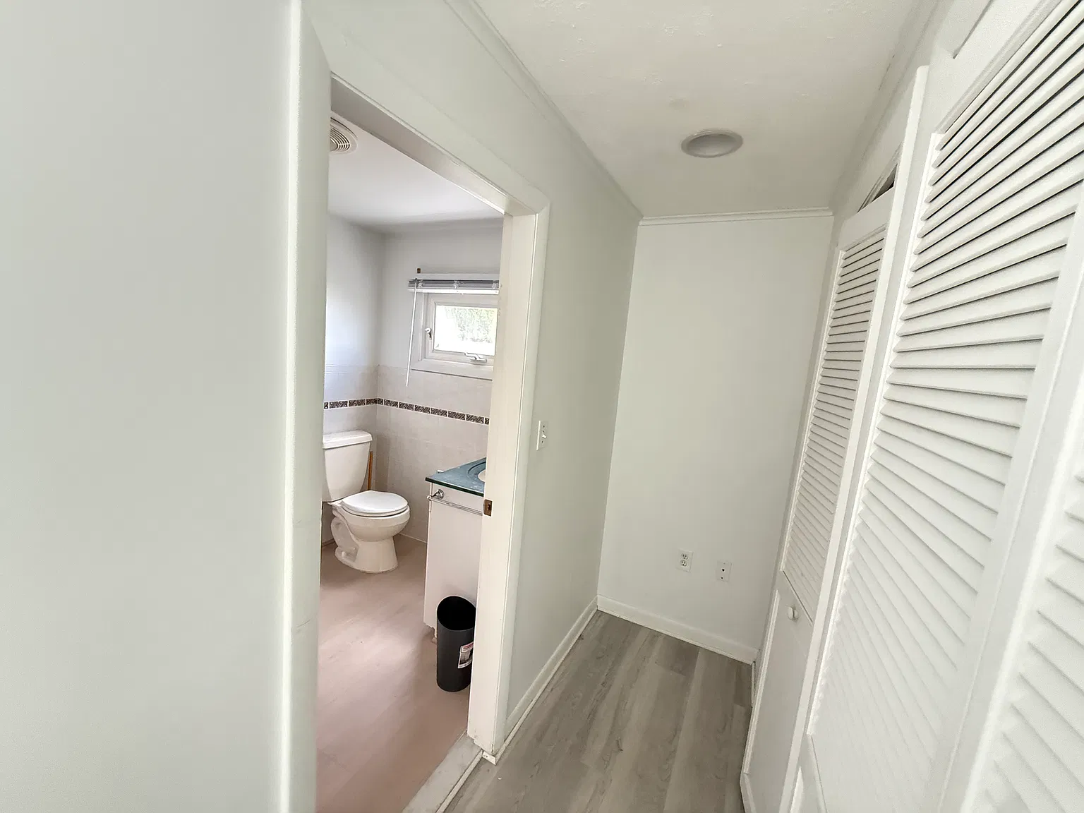 4 bed, 2500 sqft, $3,000 — Photo 1