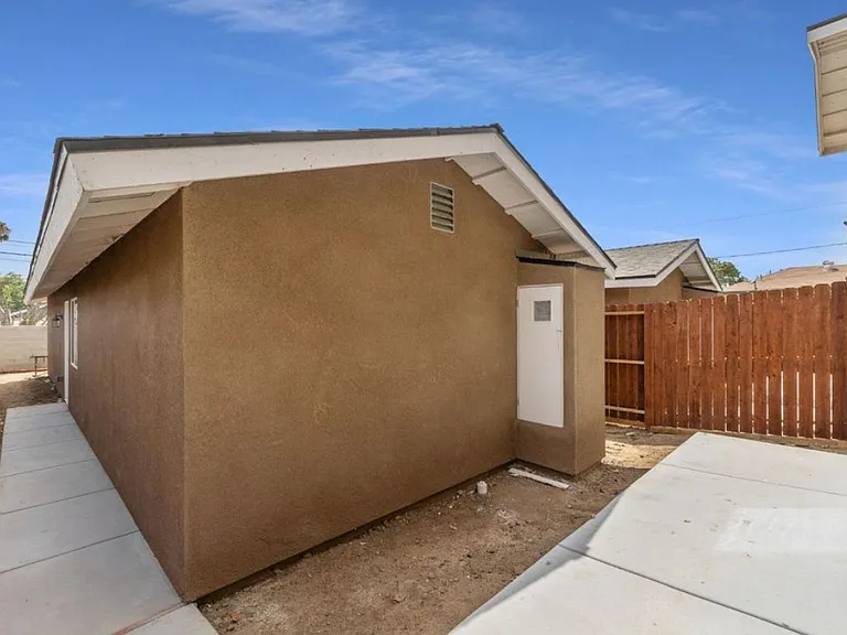 1413 Oregon St #1 — Photo 7
