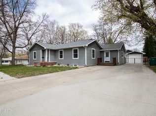 1014 1st St NW, Watertown, SD 57201
