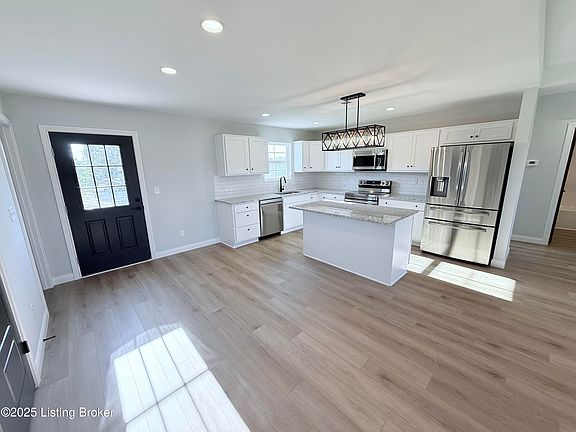 4th image of 121 Cassidy Dr