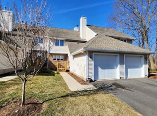102 Steeplechase Dr UNIT 102, Newington, CT 06111