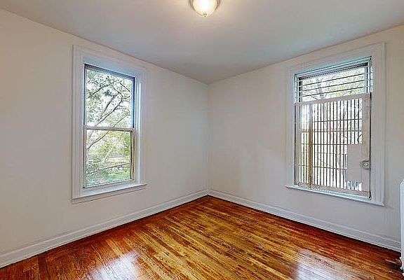 3rd image of 68 Cabrini Blvd APT 23