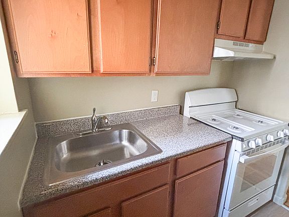 5th image of 749 Jackson Ave #5AB
