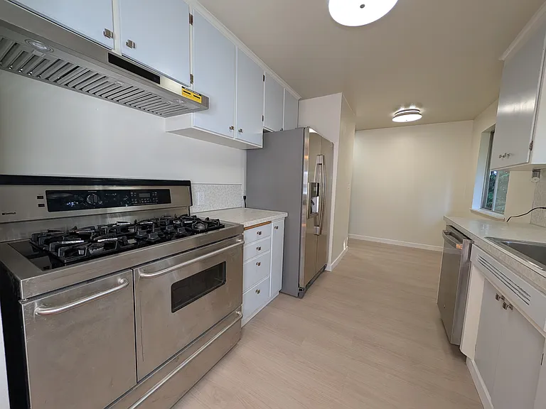 16003 5th Ave NE #1 — Photo 10