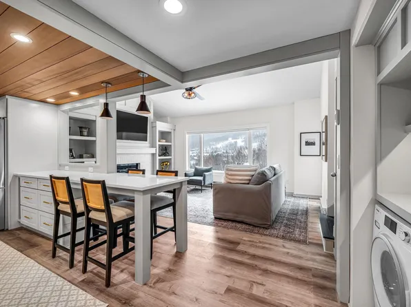 34 Snow Tree Lane #K, Dover, VT 05356