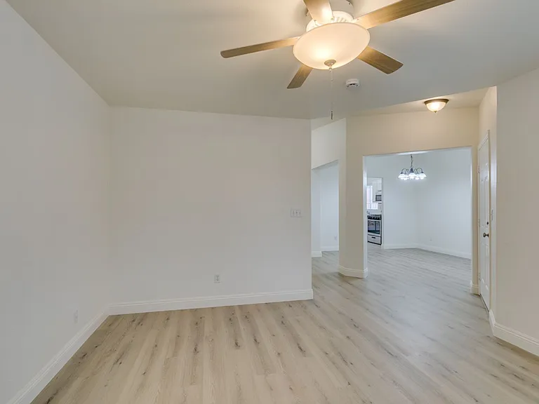 437 Palegold St — Photo 8