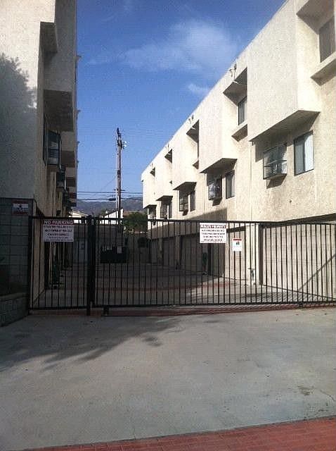 1st image of 555 W Wilson Ave Unit 12