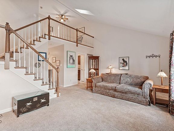 3rd image of 1077 Brooksgate Manor Dr